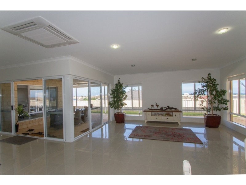 43 Reef Boulevard, Drummond Cove WA 6532