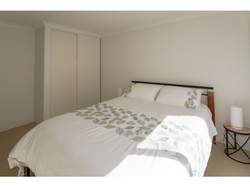 43 Reef Boulevard, Drummond Cove WA 6532