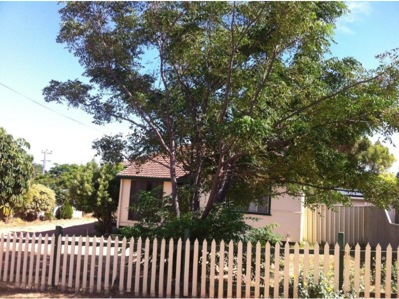 3 Erica Street, Rangeway WA 6530