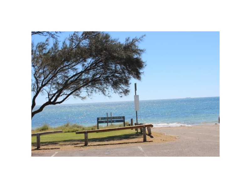 319 Chapman Road, Bluff Point WA 6530