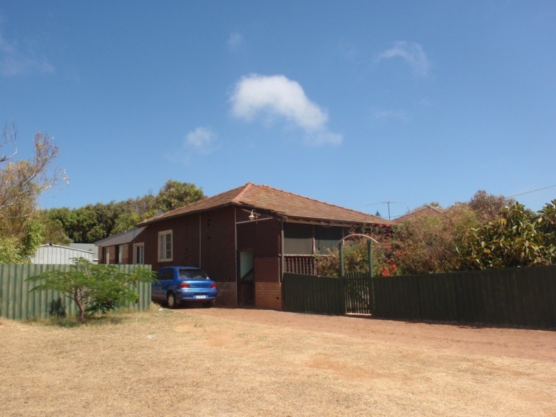 215 Evans Street, Beachlands WA 6530