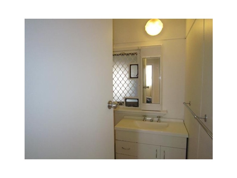 4 Erica Street, Rangeway WA 6530