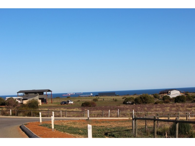 206 Redcliffe Concourse, White Peak WA 6532