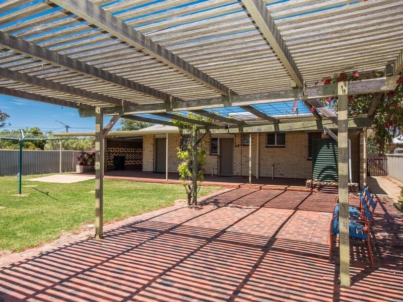 217 Fourth Street, Wonthella WA 6530