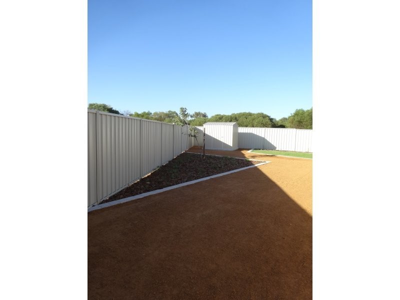 30 Nerrel Street, Waggrakine WA 6530