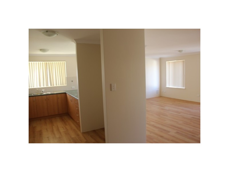 4/39 Mark Way, Wandina WA 6530