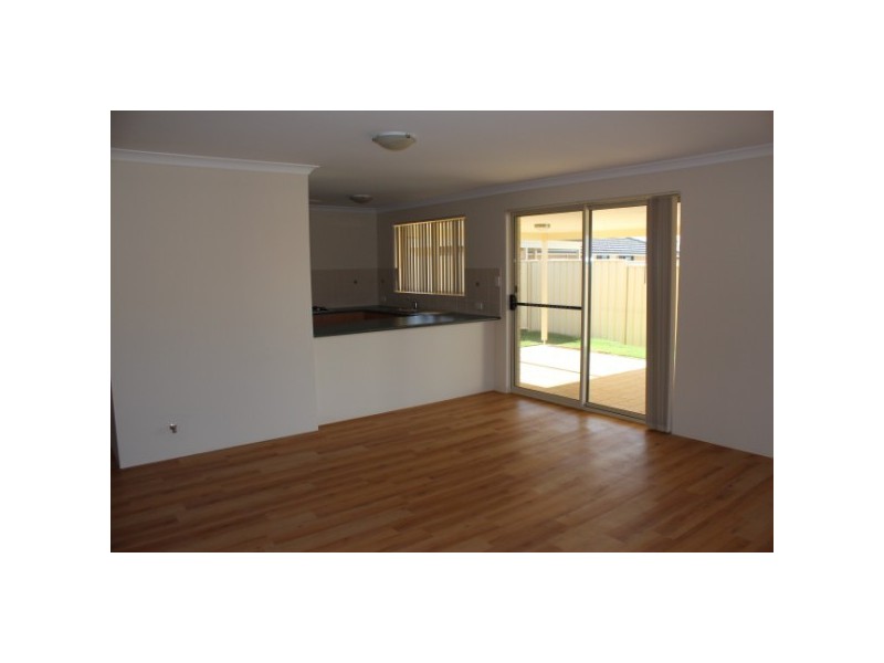 4/39 Mark Way, Wandina WA 6530