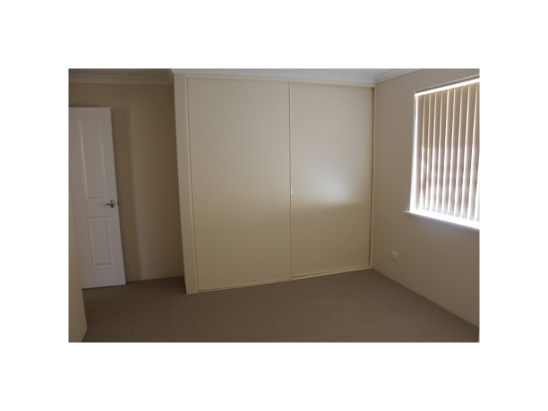 4/39 Mark Way, Wandina WA 6530