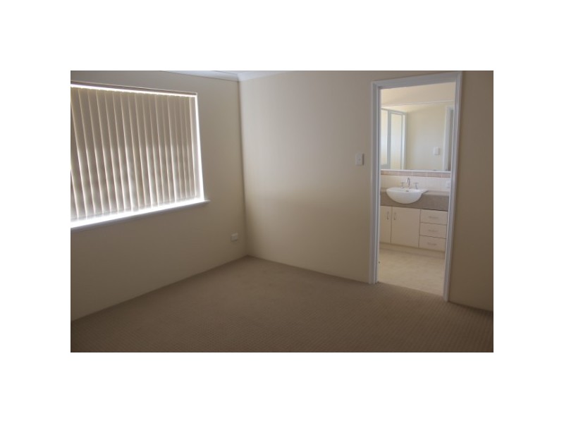 4/39 Mark Way, Wandina WA 6530