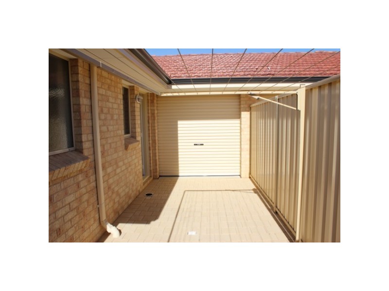 4/39 Mark Way, Wandina WA 6530