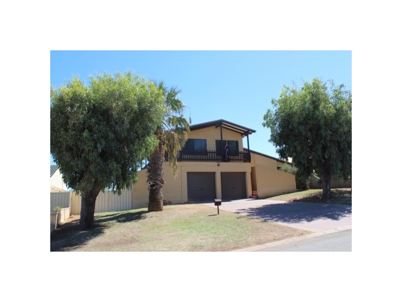 5 Lawson Place, Tarcoola Beach WA 6530