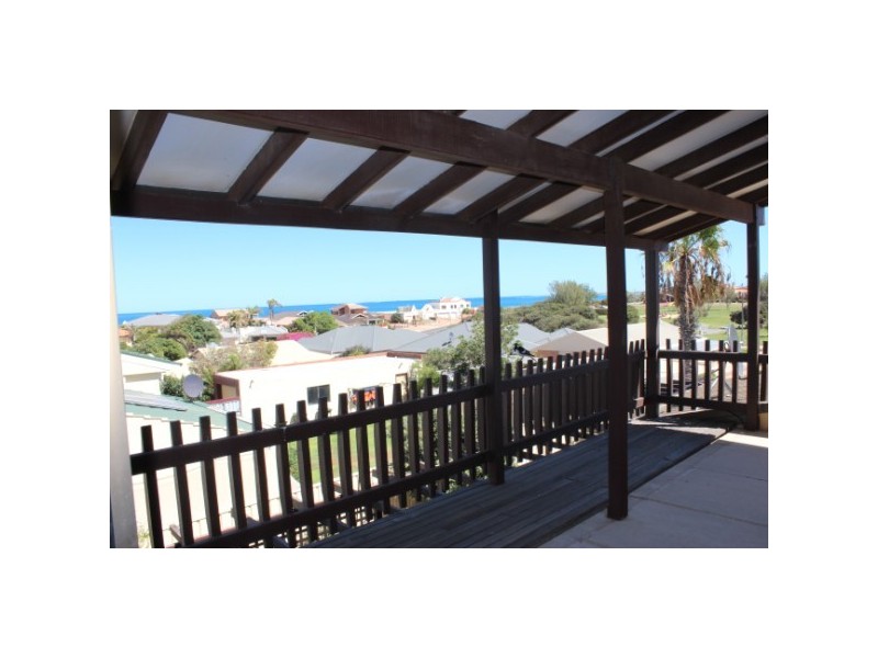 5 Lawson Place, Tarcoola Beach WA 6530