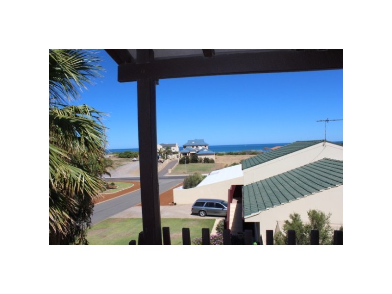 5 Lawson Place, Tarcoola Beach WA 6530