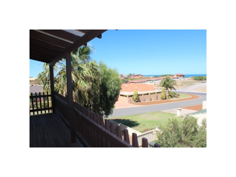 5 Lawson Place, Tarcoola Beach WA 6530