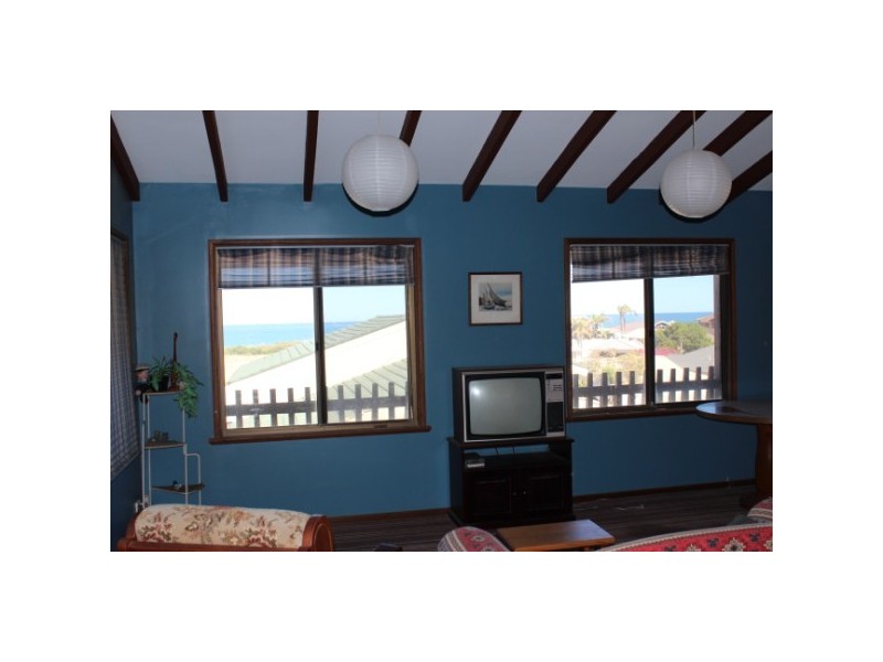 5 Lawson Place, Tarcoola Beach WA 6530