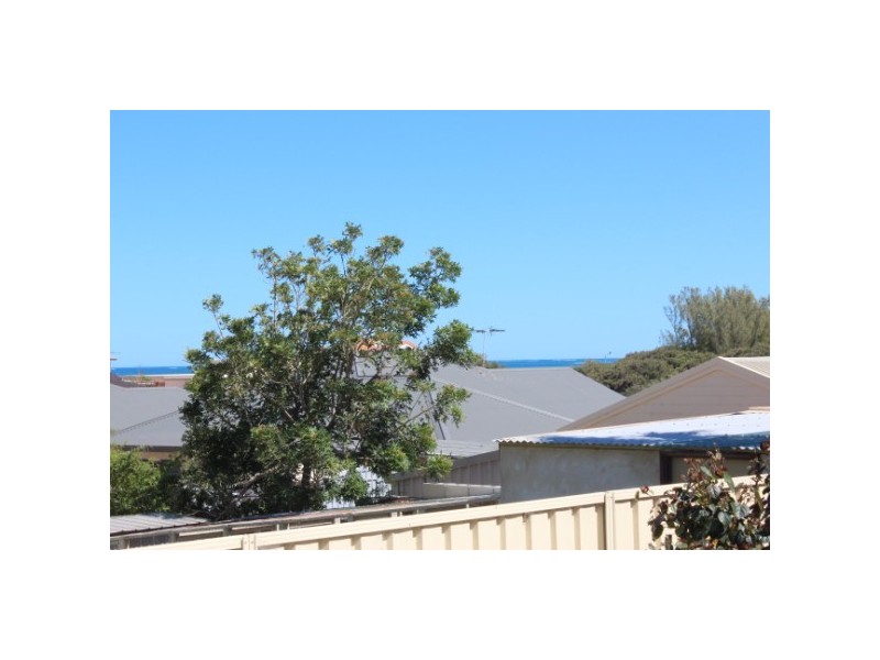 5 Lawson Place, Tarcoola Beach WA 6530