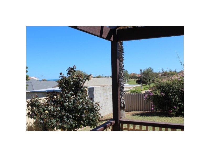 5 Lawson Place, Tarcoola Beach WA 6530