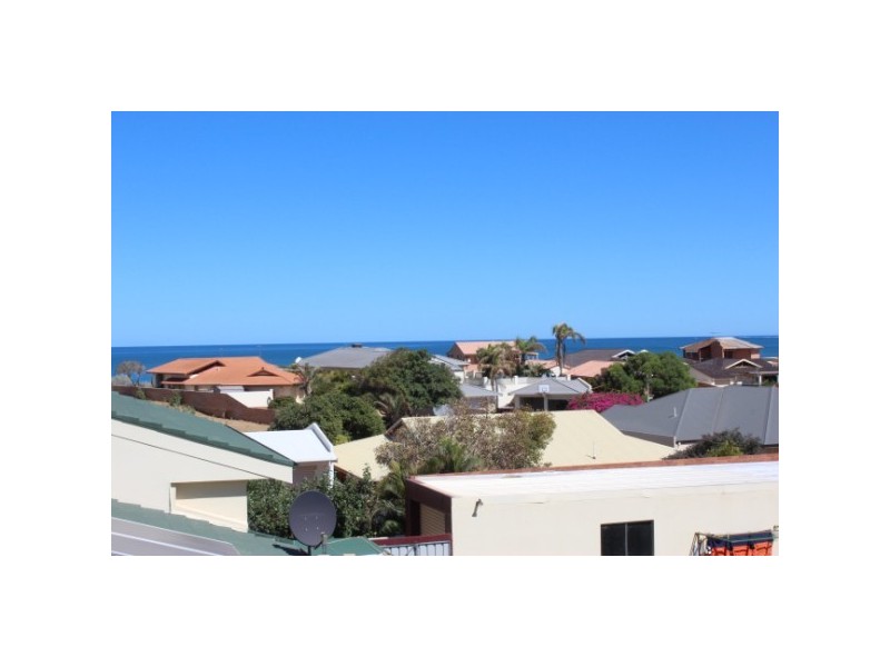 5 Lawson Place, Tarcoola Beach WA 6530