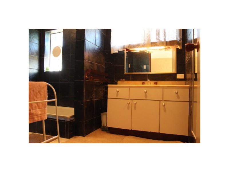 5 Lawson Place, Tarcoola Beach WA 6530