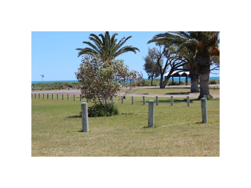 1 Estuary Way, Drummond Cove WA 6532