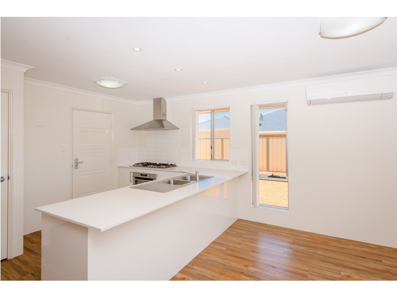 8 Castlefin Road, Utakarra WA 6530