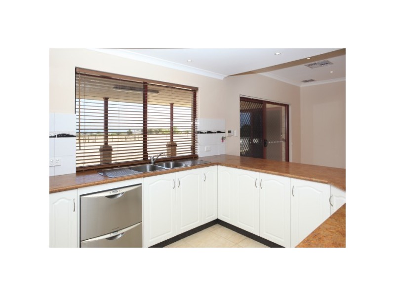 460 Hall Road, Waggrakine WA 6530