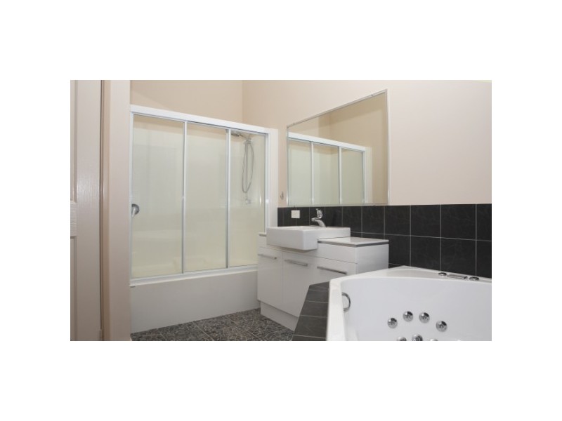 460 Hall Road, Waggrakine WA 6530