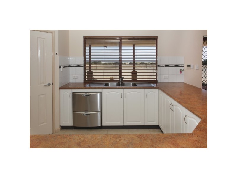 460 Hall Road, Waggrakine WA 6530