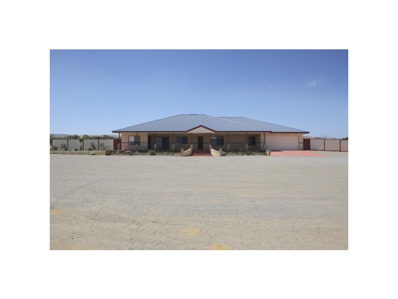 460 Hall Road, Waggrakine WA 6530