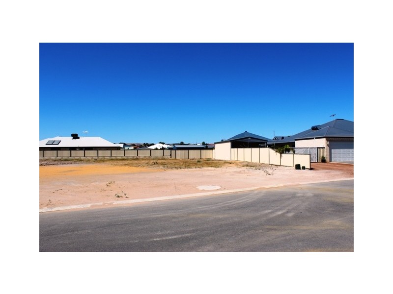 25 Stillwater Ave, Drummond Cove WA 6532