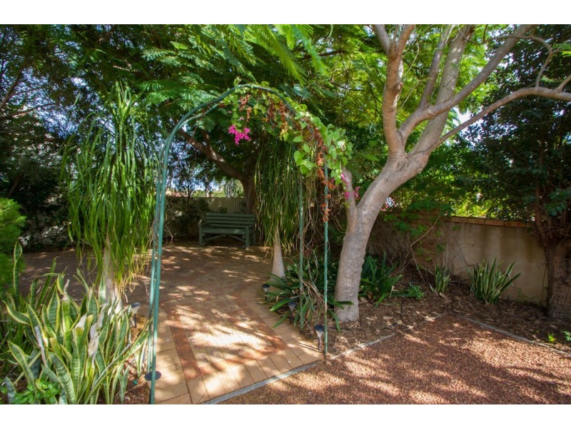 216 Sixth Street, Wonthella WA 6530