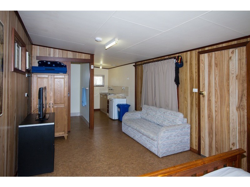 216 Sixth Street, Wonthella WA 6530