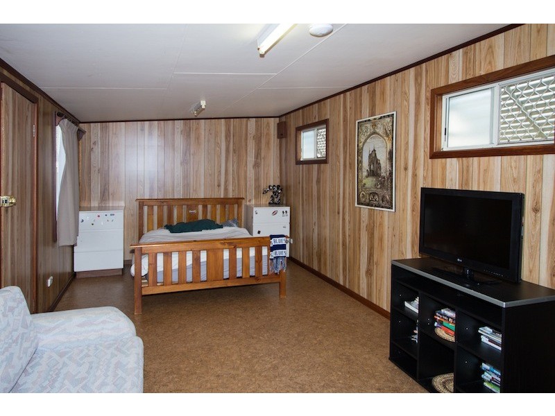 216 Sixth Street, Wonthella WA 6530