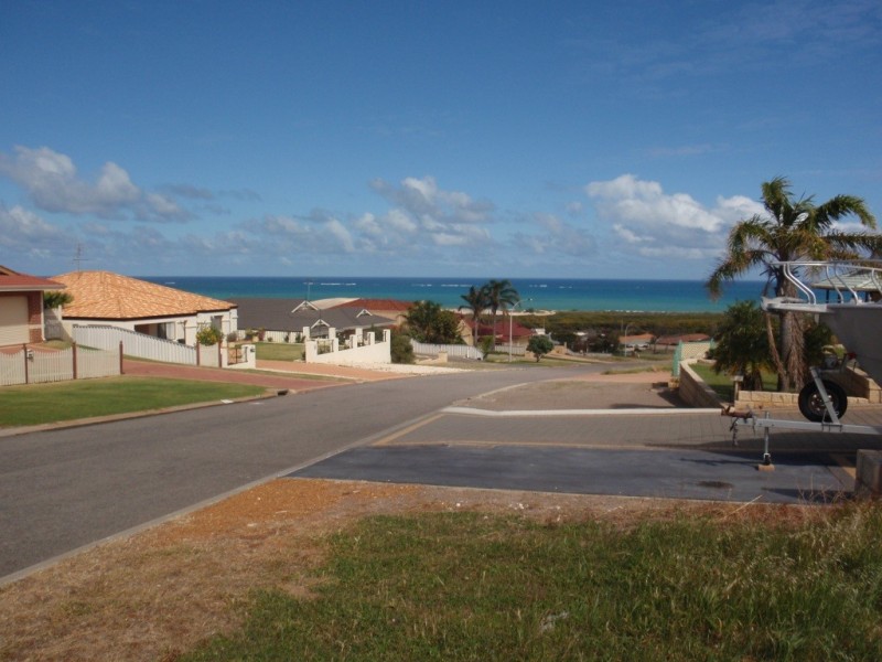 15 Pelican Rise, Wandina WA 6530