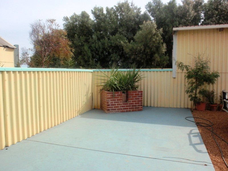 36 Crowther Street, Beachlands WA 6530