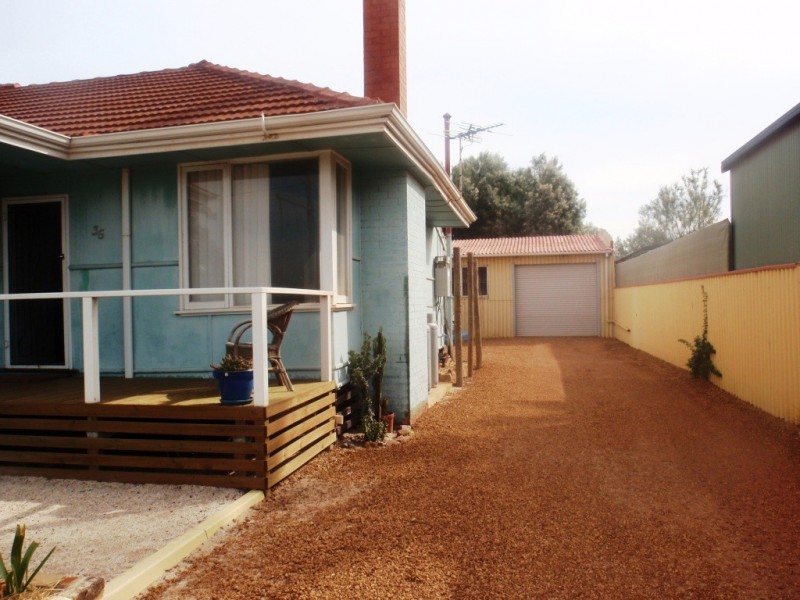 36 Crowther Street, Beachlands WA 6530