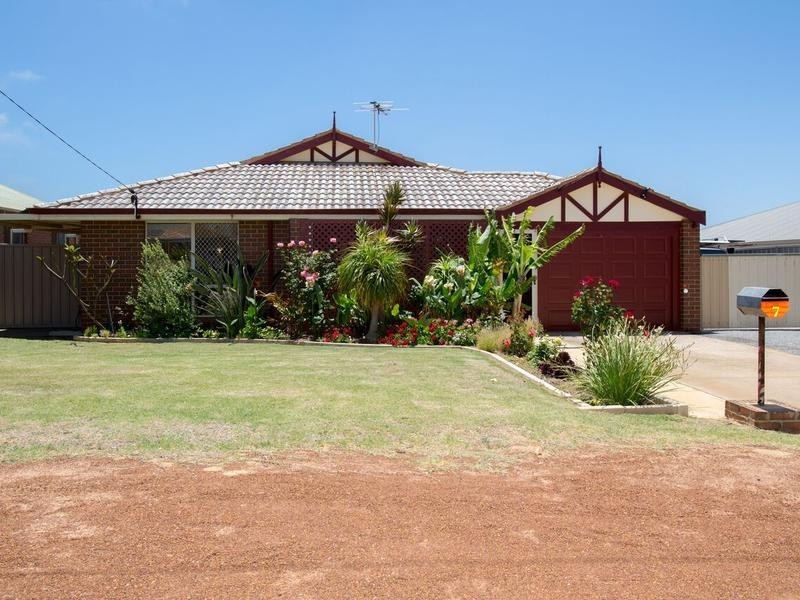 7 Boaz Street, Karloo WA 6530