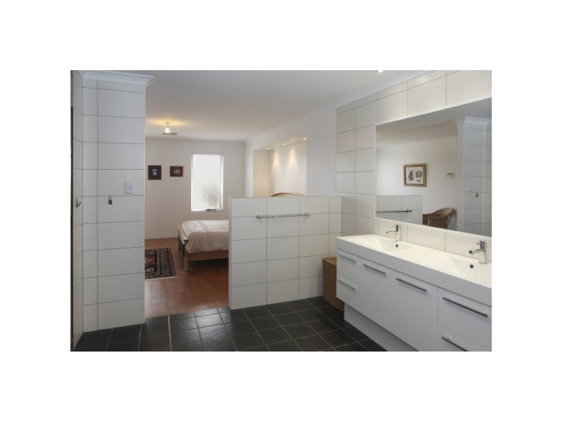 3 Crusader Heights, Wandina WA 6530
