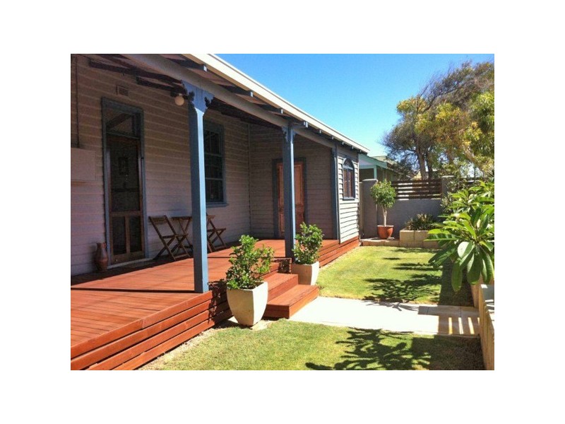 145 Shenton Street, Beachlands WA 6530