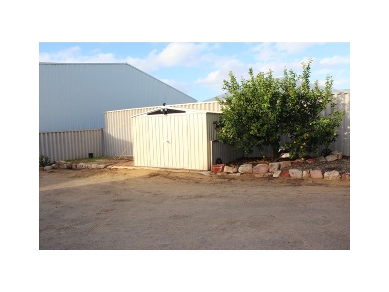 205 Fifth Street, Wonthella WA 6530