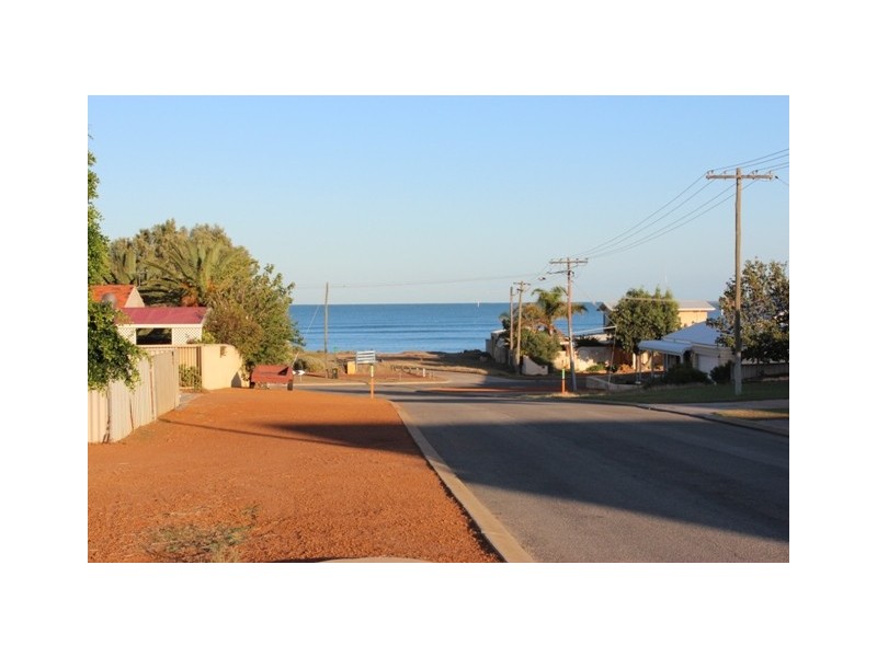 20 Malcolm  Street, Bluff Point WA 6530