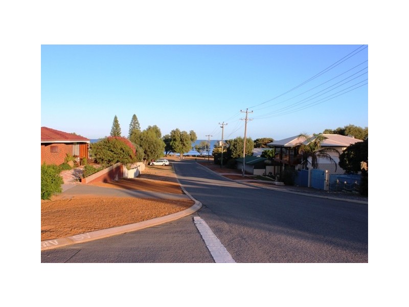 20 Malcolm  Street, Bluff Point WA 6530