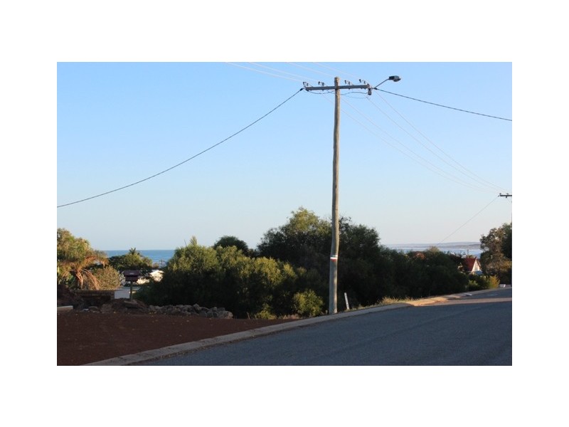 20 Malcolm  Street, Bluff Point WA 6530