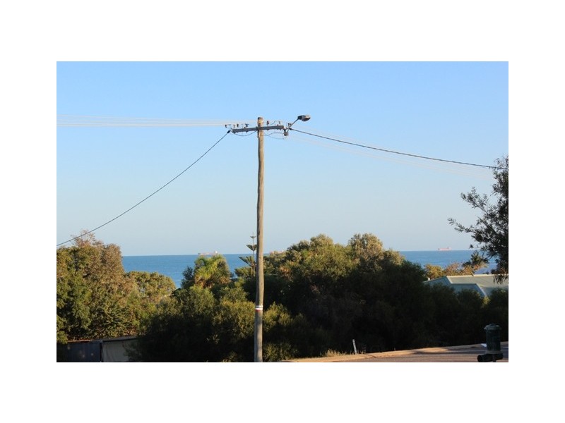 20 Malcolm  Street, Bluff Point WA 6530