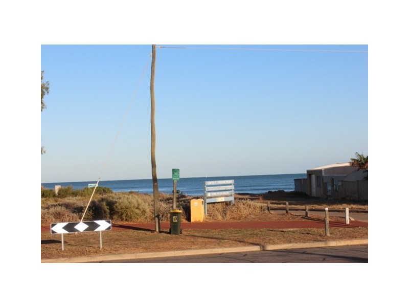 20 Malcolm  Street, Bluff Point WA 6530