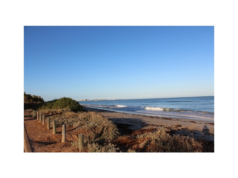 20 Malcolm  Street, Bluff Point WA 6530