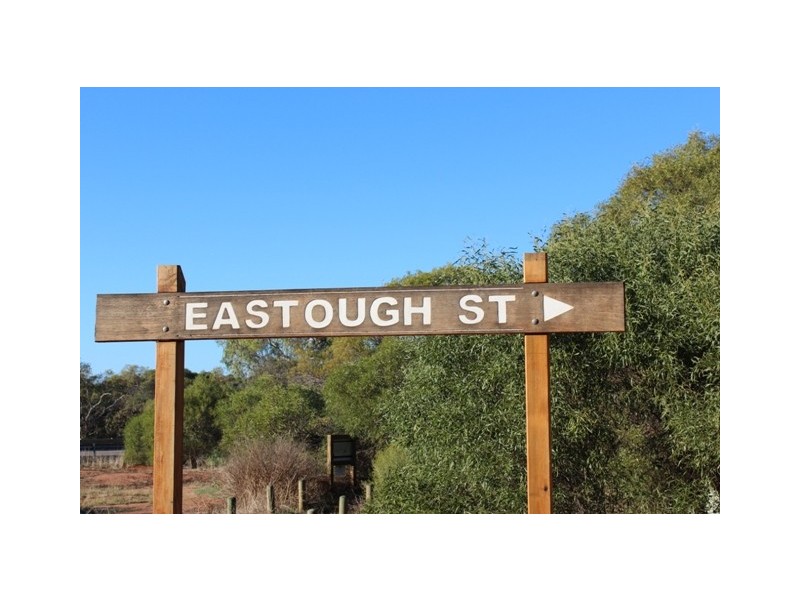 19 Eastough St, Nanson WA 6532