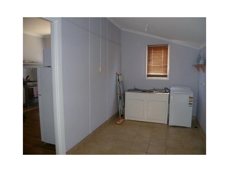 15 Dampier Street, Beachlands WA 6530