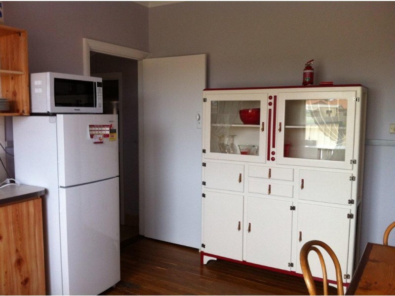 15 Dampier Street, Beachlands WA 6530