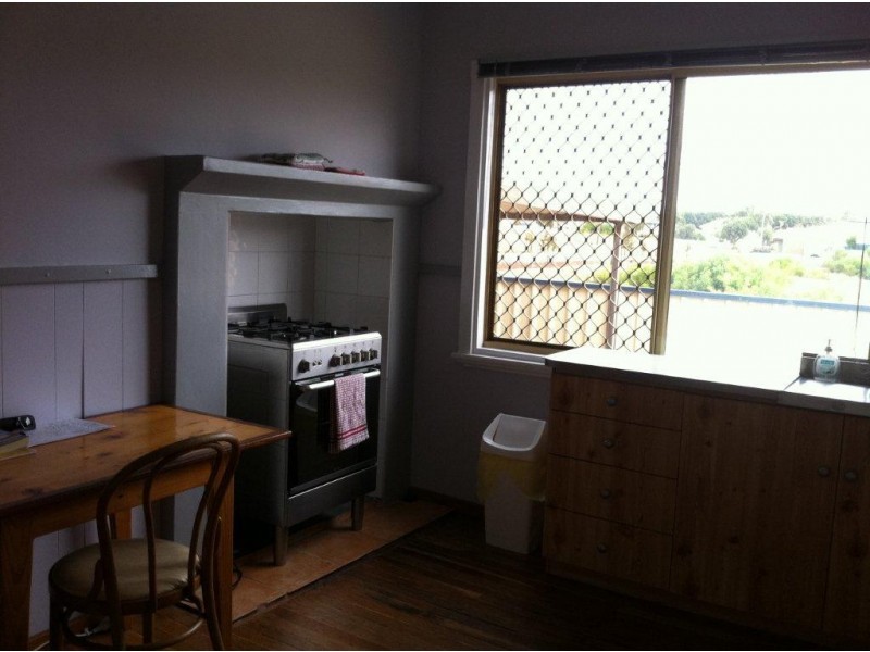 15 Dampier Street, Beachlands WA 6530